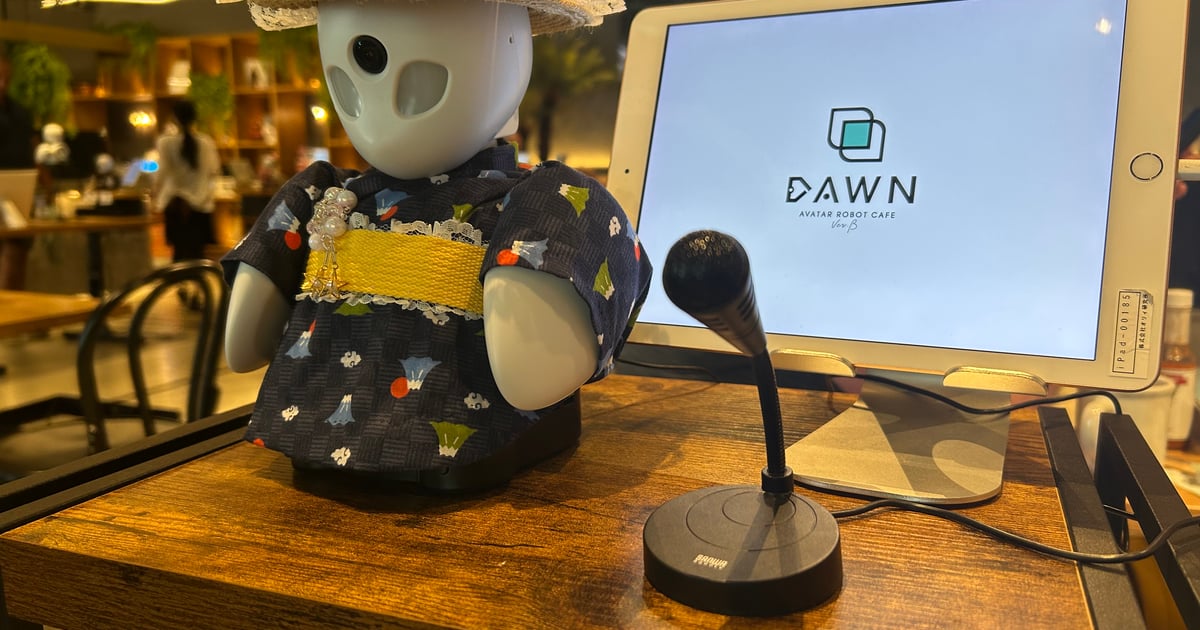 未來感分身機器人咖啡廳