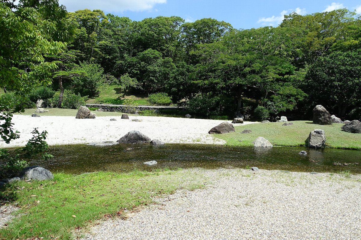 以“深山的泉水”为水源的南北两条溪流在这里汇合。