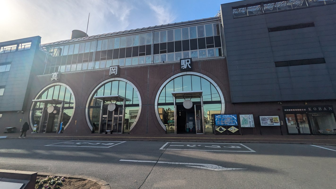 這是東口，這裡比西口更是主要出入口。