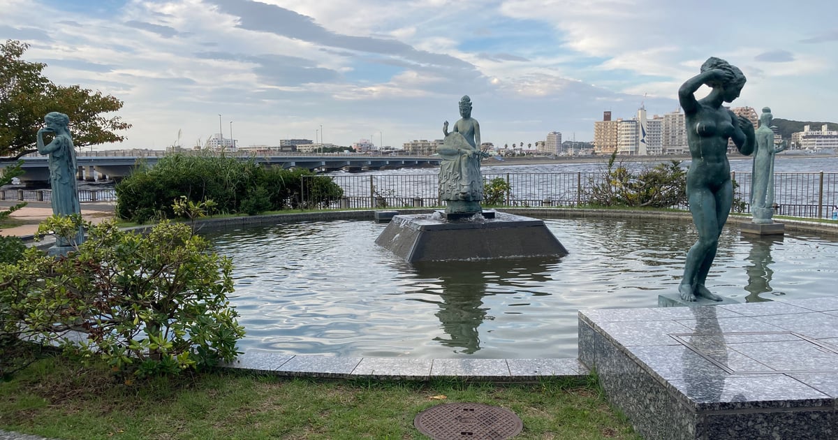 Enoshima Benzaiten Fountain Pond