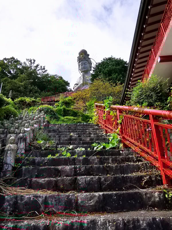 We are gradually getting closer to Usami Kannon.