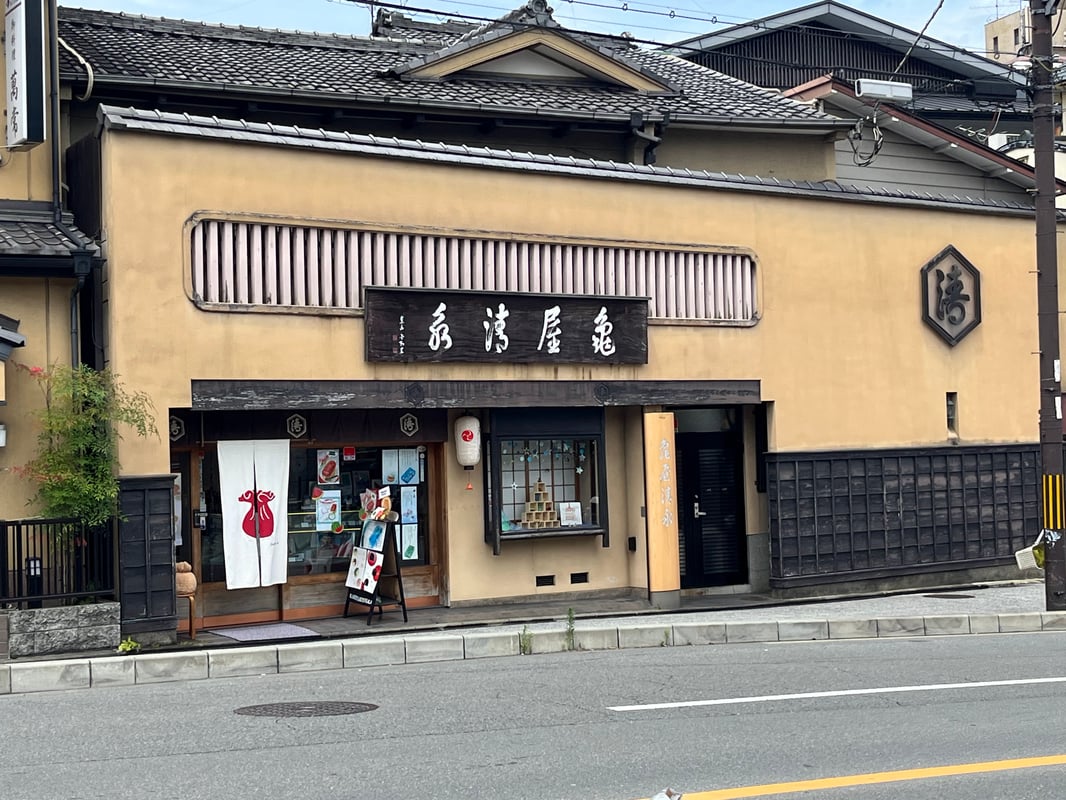 这张图片展示了一个完整的场景视图。